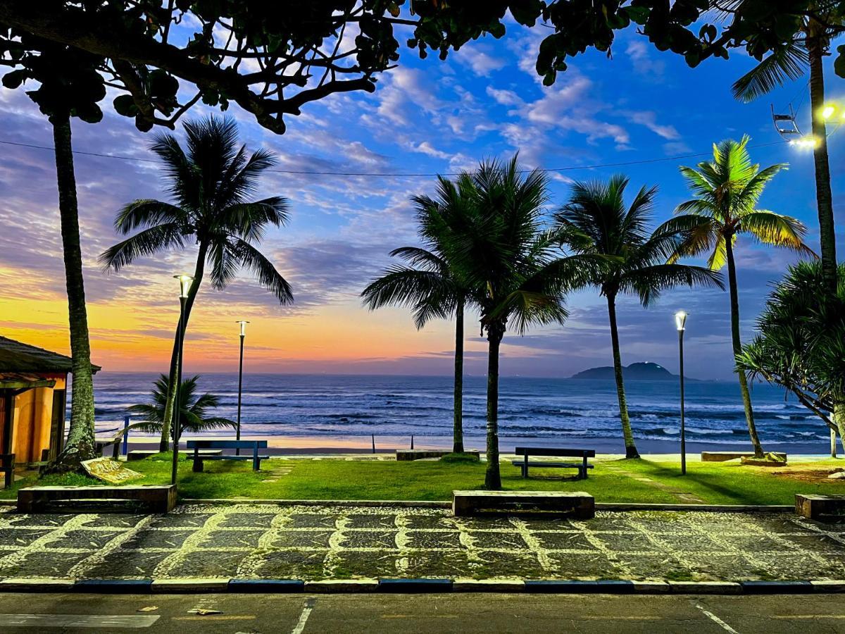 Frente Pro Mar - B - Praia Do Tombo - Beachfront Lägenhet Guarujá Exteriör bild